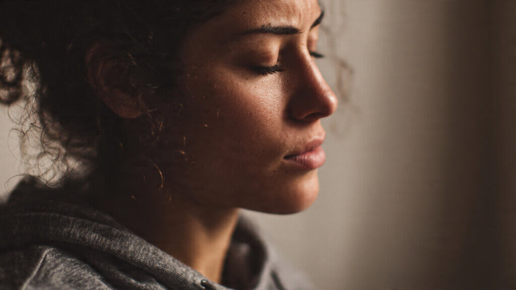 yawning when praying