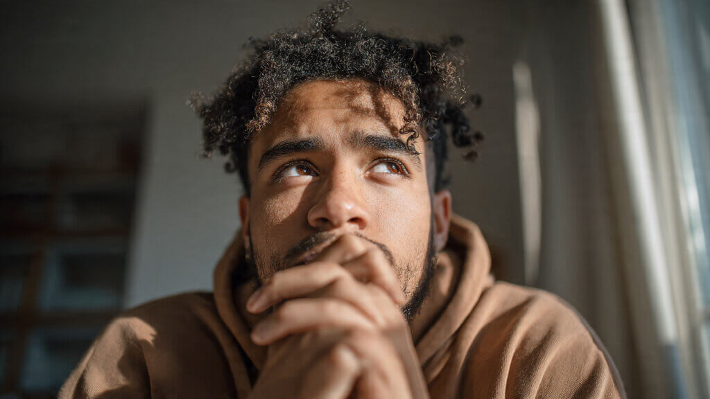 why do i yawn when i pray